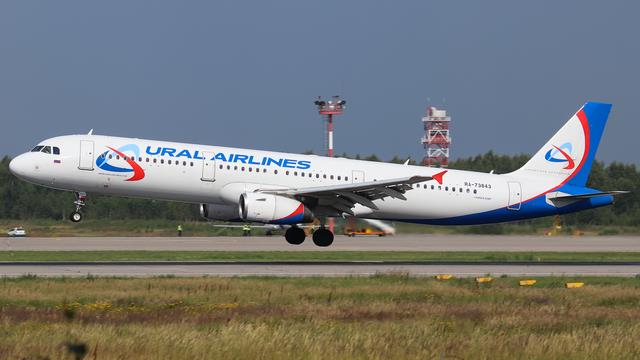 RA-73843:Airbus A321:Уральские авиалинии